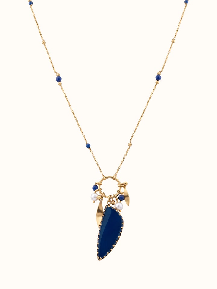 Front view of Agate long necklace showcasing elegant agate stones