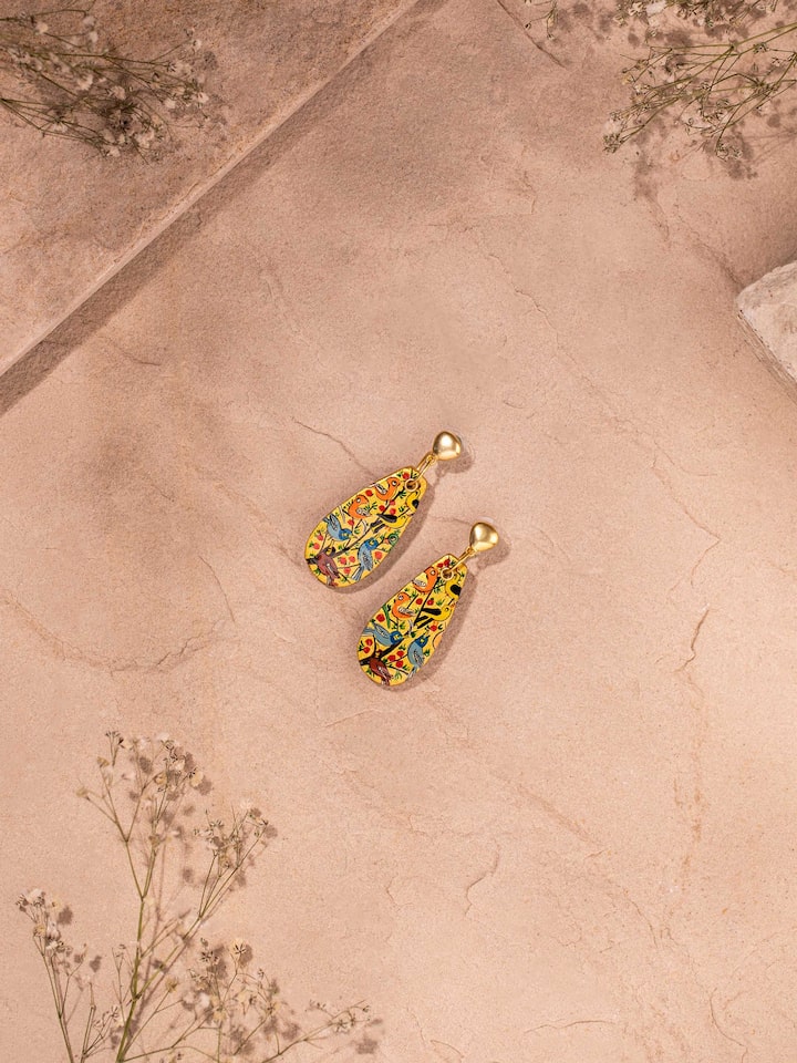 Side view of Papier-mâché Drop Earrings illustrating their drop style.