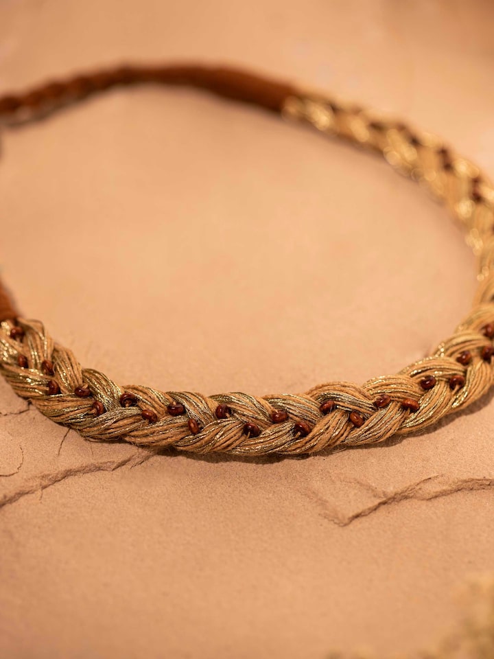 Detailed view of Jute jewellery collar necklace focusing on its intricate craftsmanship and texture.