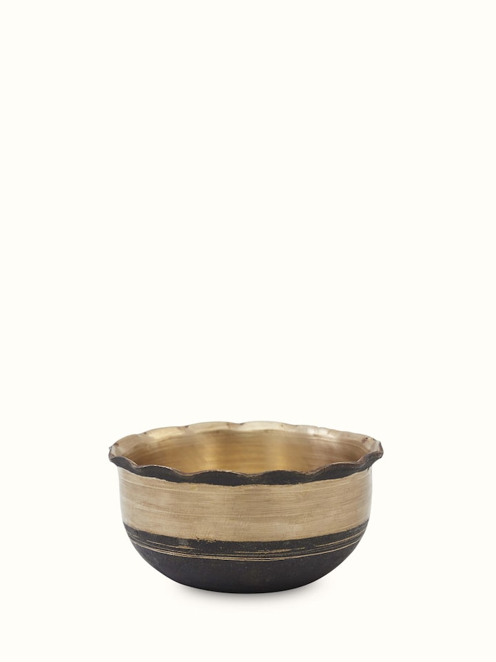 Front view of Bell metal pinchha dinner bowl showcasing traditional design