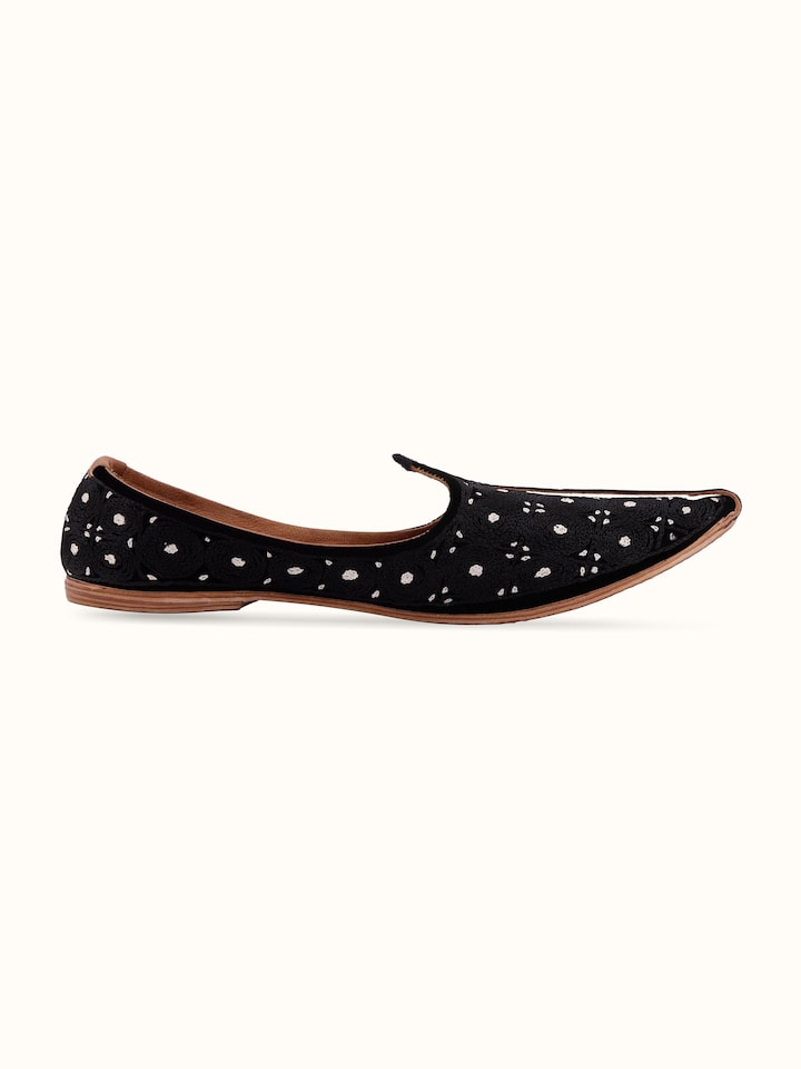 Angled view of Black Leather Embroidered Jodhpuri Pagrakha showcasing overall shape and design.