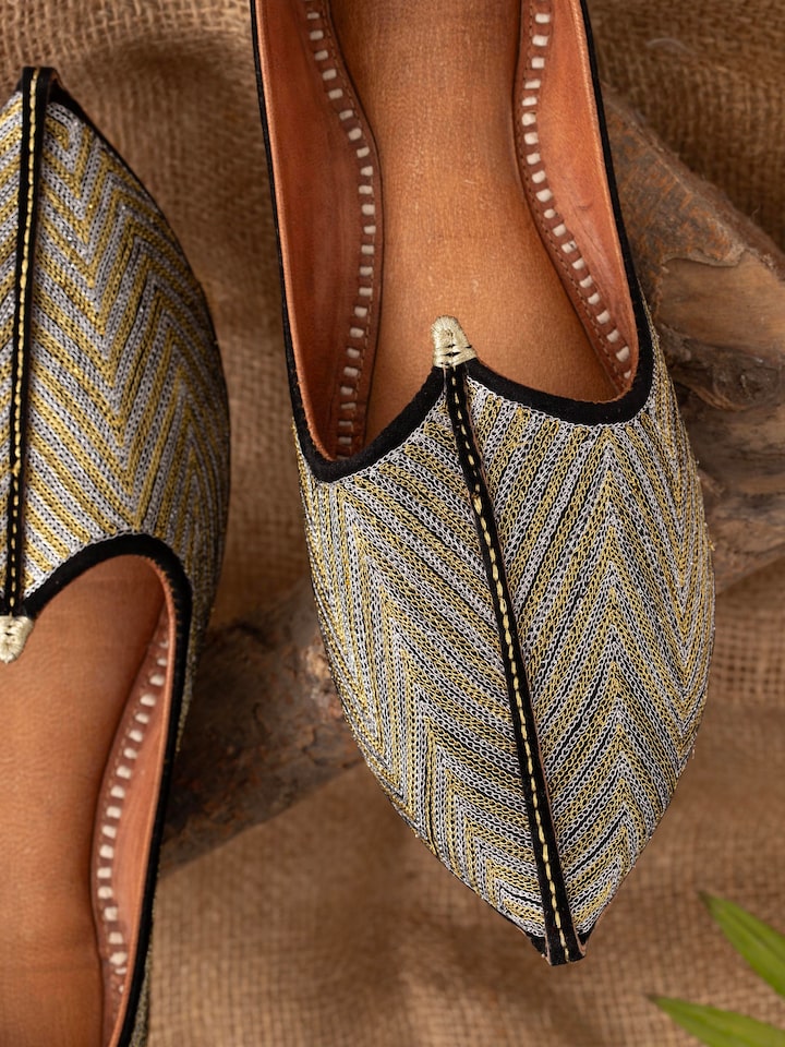 Close-up of Black Leather Embroidered Jodhpuri Pagrakha focusing on the fine embroidery details.