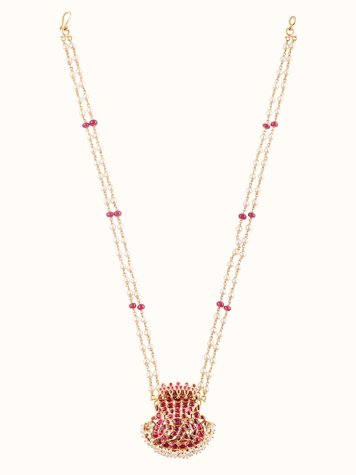 Front view of Kundala Velai 22 Karat Gold Collar Necklace with intricate gold detailing.