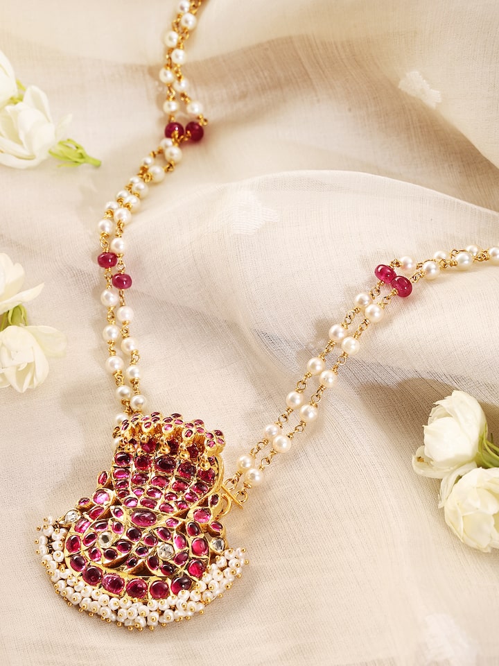 Close-up view of Kundala Velai 22 Karat Gold Collar Necklace highlighting the fine gold craftsmanship.