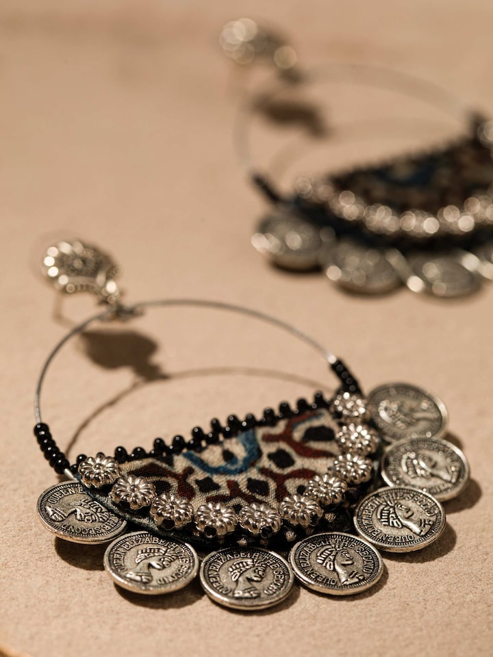 detail view of ajrakh drop earrings pattern