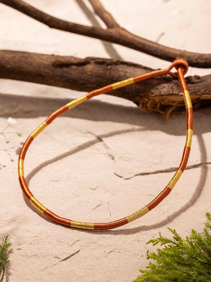 Side view of Patwa Collar Necklace showcasing the detailed and elegant collar design.