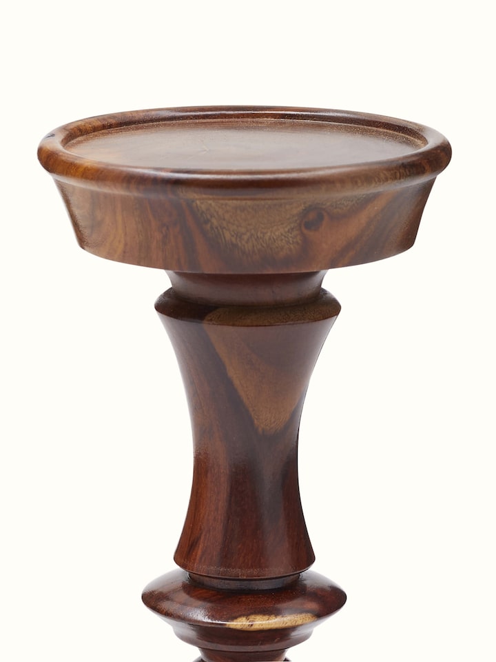 Detailed close-up of Sheesham wood candle holder with fine finishing