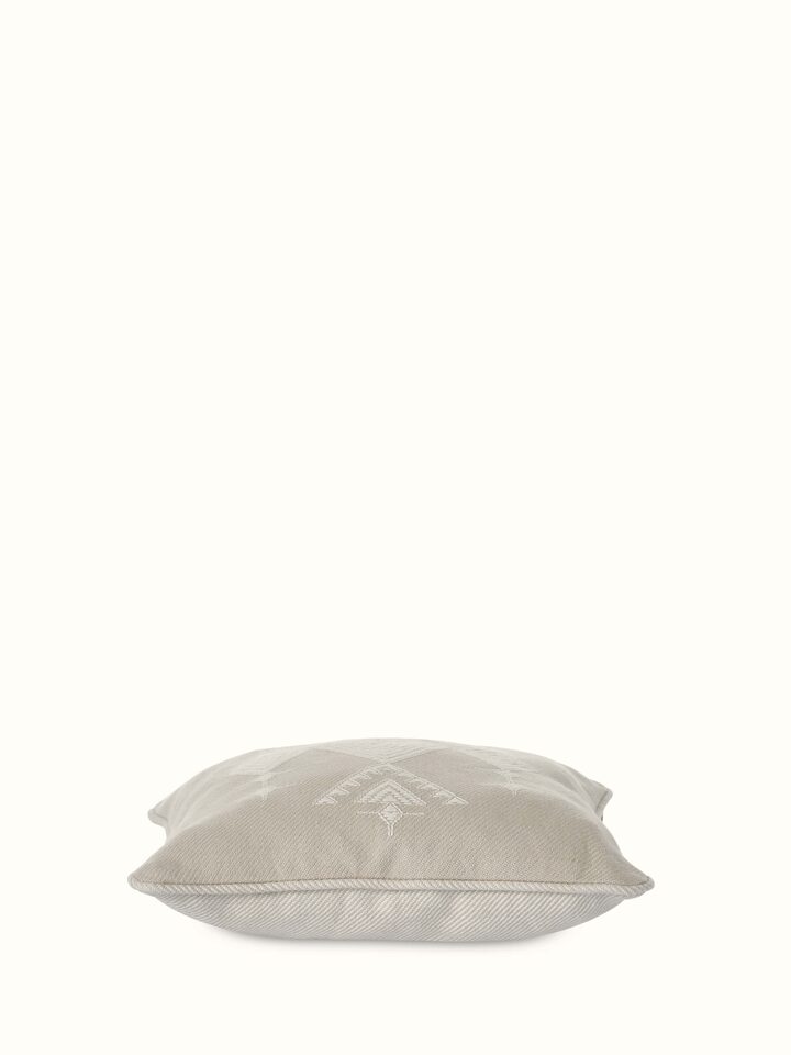 Godna light beige buta cotton handwoven pattu cushion cover with a focus on the intricate handwoven buta design and texture.