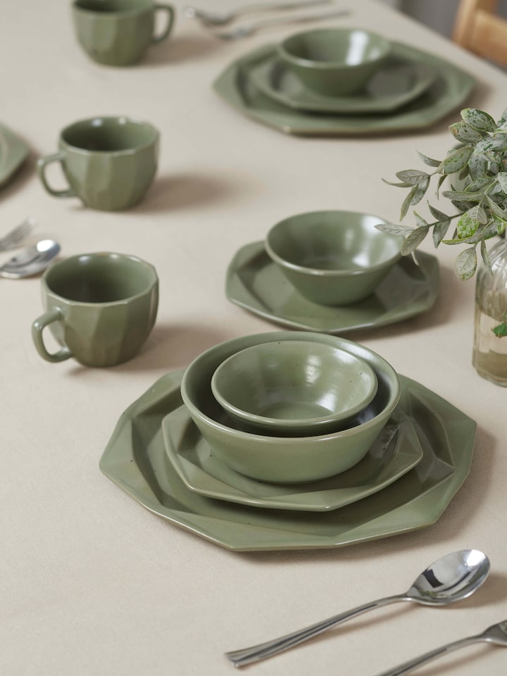 Another angle of Khurja Pottery Ceramic Dinner Bowls Green (4 pcs) showing the overall design