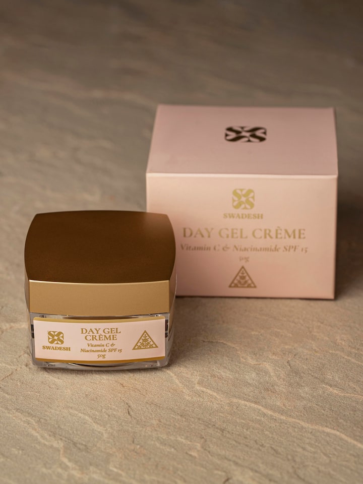 Close-up view of Day Gel Crème Vitamin C & Niacinamide SPF 15 showing the product's label details.