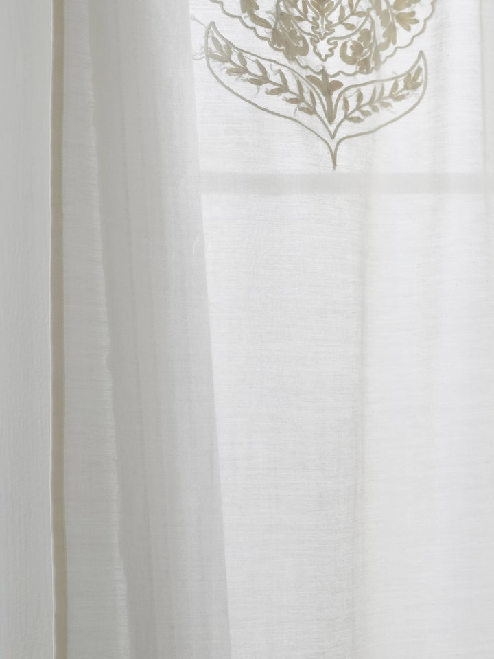 Close-up of Razza Ivory Buta Curtain, revealing the finesse of Kashmir chain stitching.