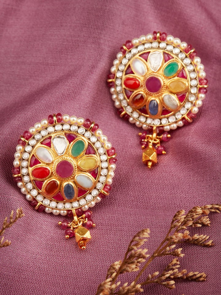 Side view of Jute Long Necklace with additional details emphasizing its unique design.