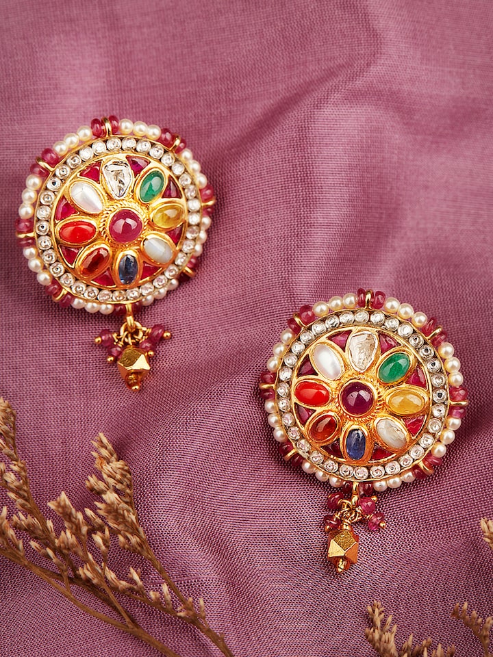 Angled view of Jute Long Necklace highlighting its enhanced features and design.