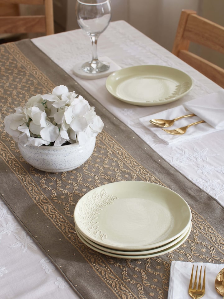 Side view of Khurja pottery ceramic simple dinner plates white (4 pcs)