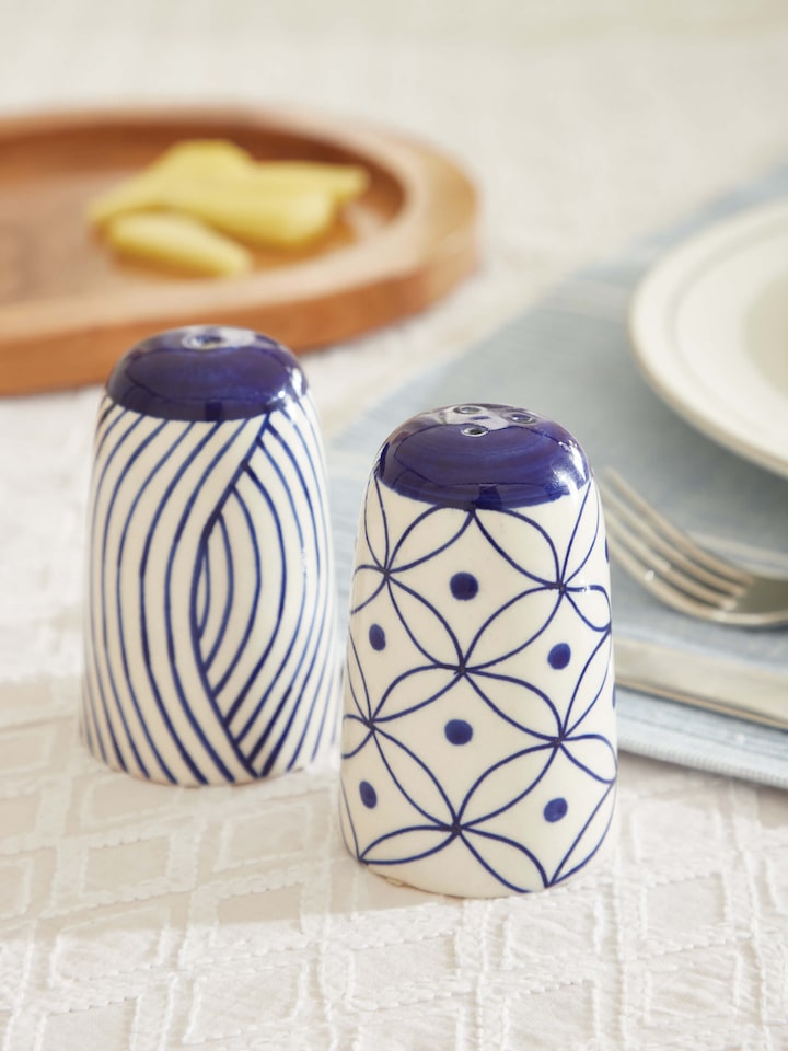 Side view of Khurja Pottery Stoneware Salt & Pepper Shaker Set