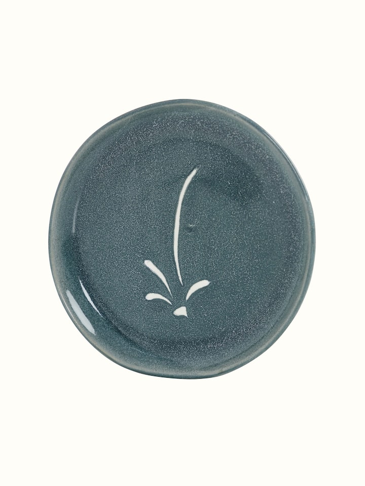 Front view of Studio pottery ceramic dinner plate large showcasing its elegant design and smooth ceramic finish