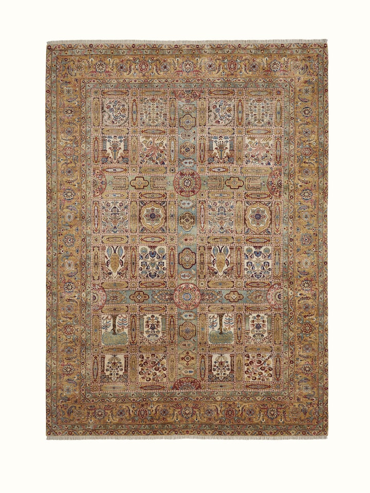 Front view of Traditional Bakhtiyari Jaipur Wool Hand-knotted Rug showing the full rug and pattern layout