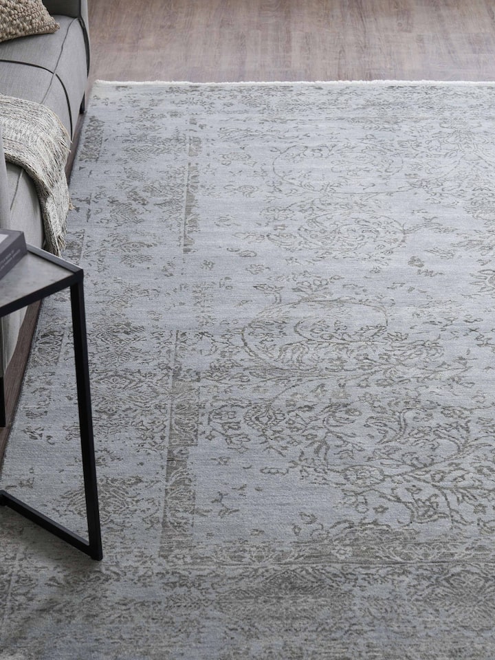 Hand-knotted transitional Agra rug in distressed grey and charcoal with a modern abstract design