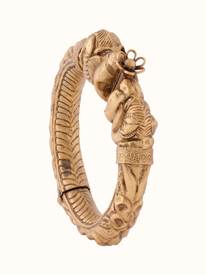 Front view of Silver Smithing Kada showing the complete piece and design