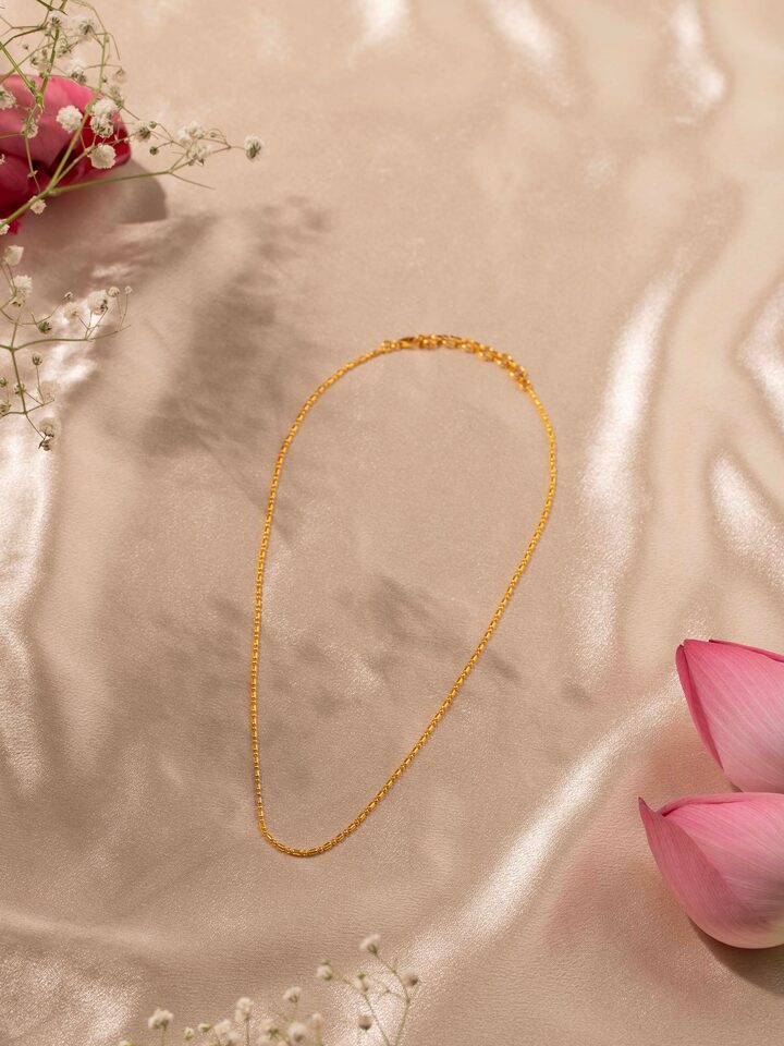 Detailed close-up of Silver Smithing Chain showcasing smooth silver links and fine craftsmanship by Swadesh