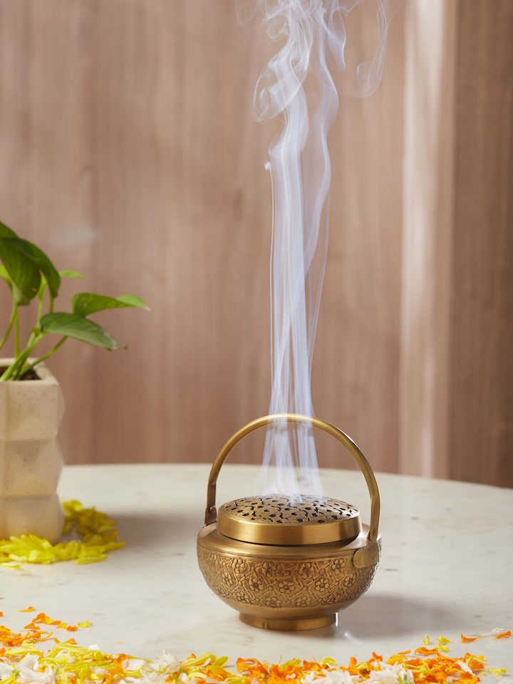 Lifestyle view of Polished Brass Dhuna with Cover