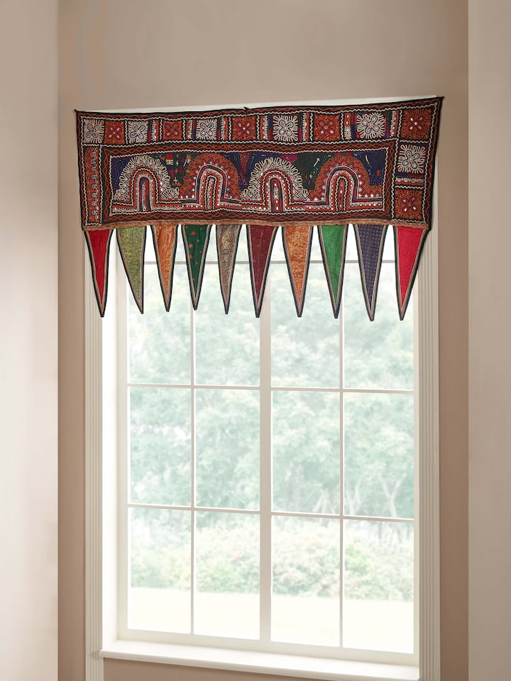 Side view of Kutch Embroidery Floral Toran, showcasing the intricate stitching and ornamental design.