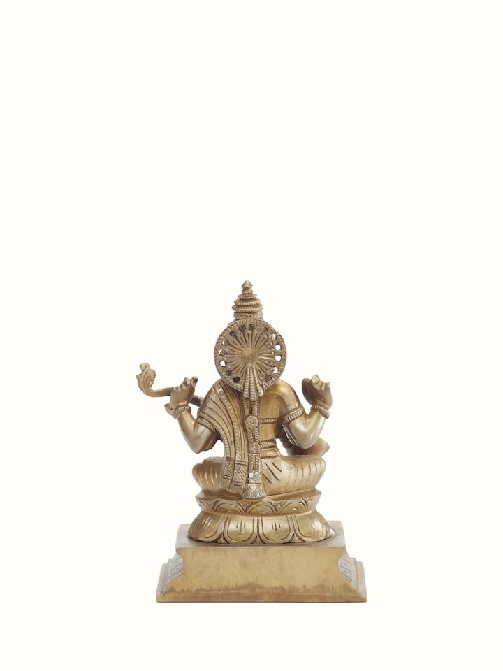 Detailed view of Saraswathi bronze casting idol capturing the fine artistry and traditional bronze casting