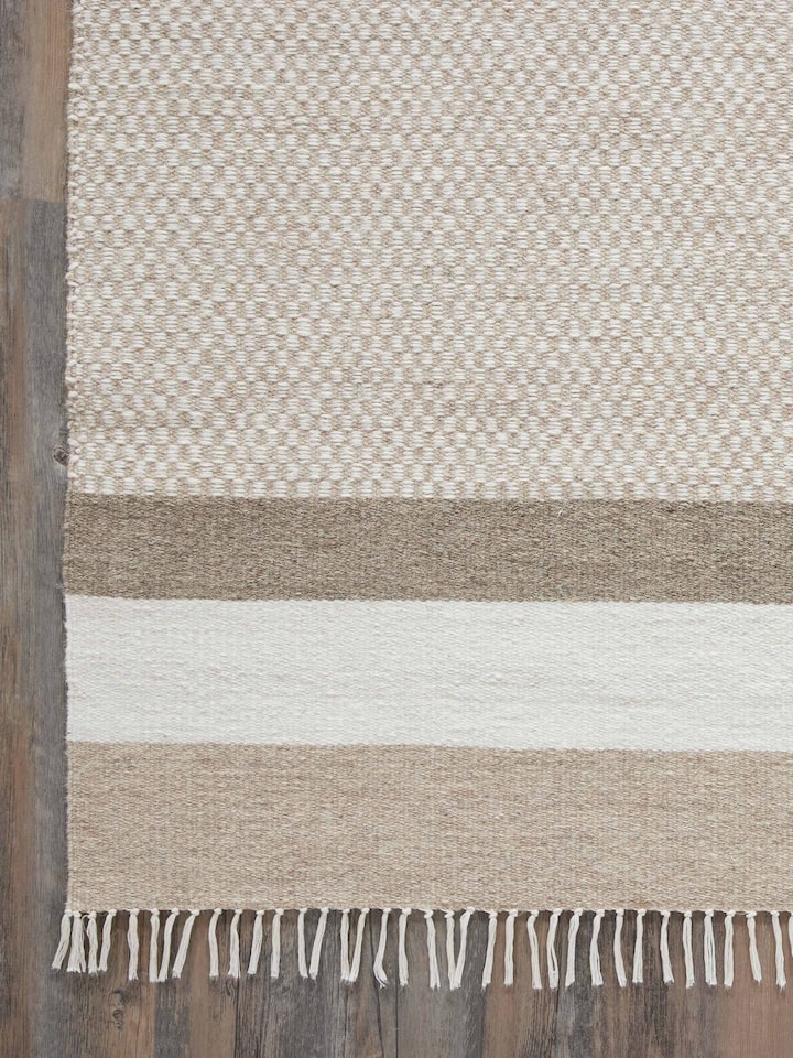Full view of Geo checkered beige Jawaja wool & cotton handloom dhurrie (3x5 ft) with emphasis on the overall checkered design and handloom quality.