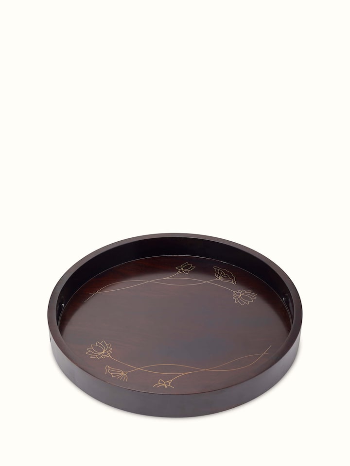 Side view of Tarkashi Sheesham Wood & Brass Tray highlighting its craftsmanship and intricate brass detailing.