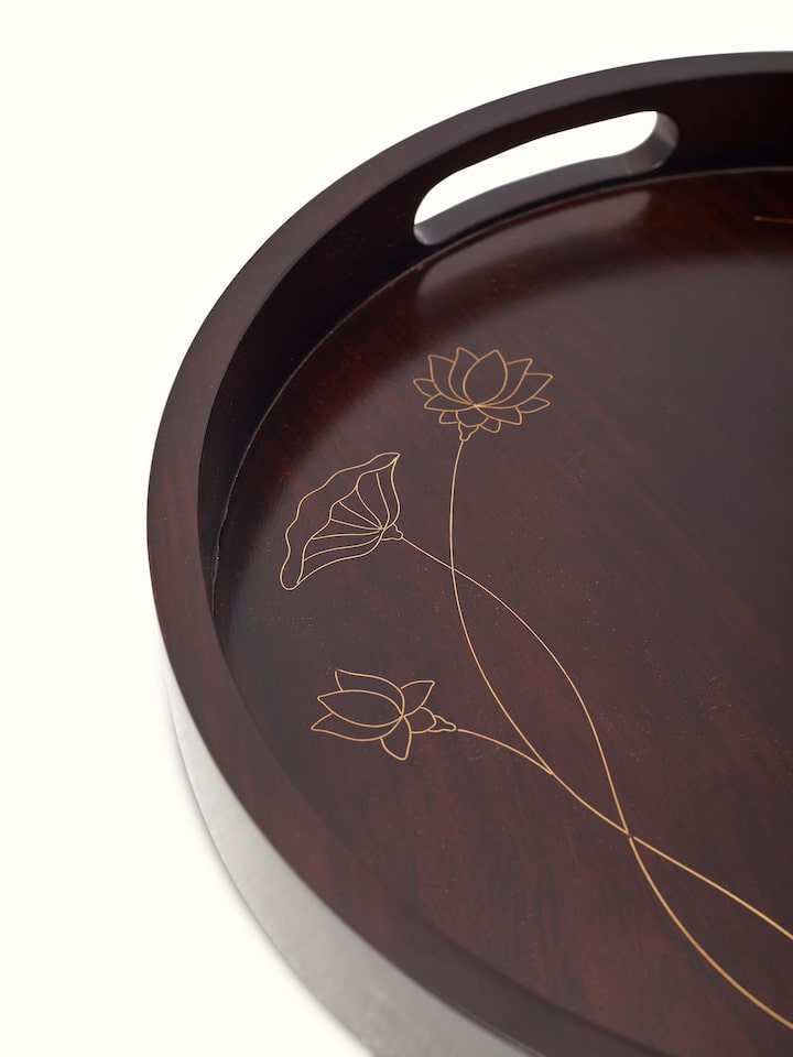 Detail view of Tarkashi Sheesham Wood & Brass Tray showcasing its fine brass inlay and wood craftsmanship.