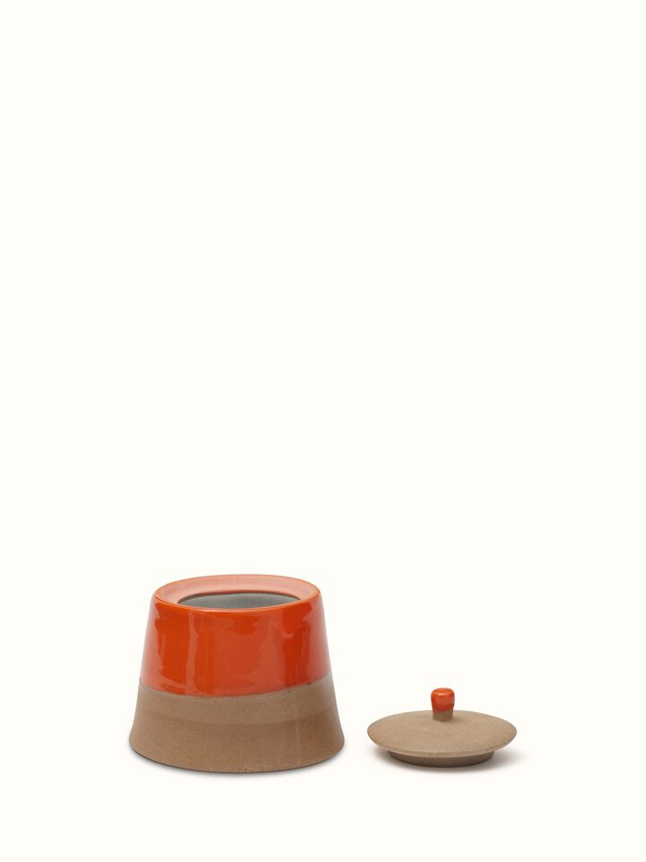 Artistic view of Studio Pottery ceramic condiments container set focusing on the refined ceramic craftsmanship and artistic design.