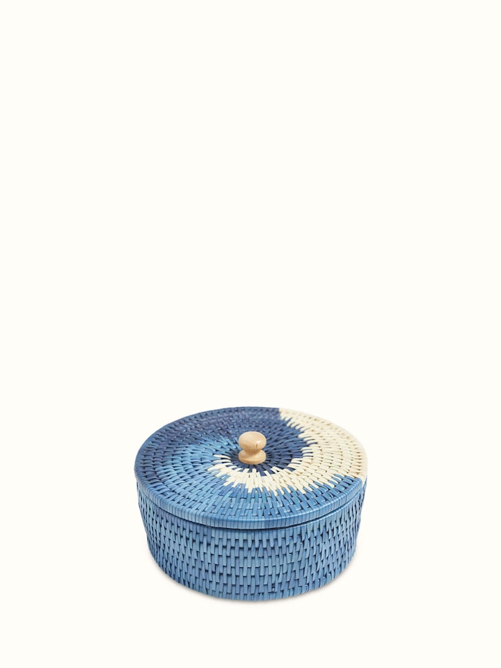 Front view of Palm leaf woven roti box highlighting its natural texture and craftsmanship