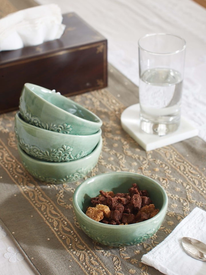 Side view of Studio pottery ceramic dinner bowls green (4 pcs)