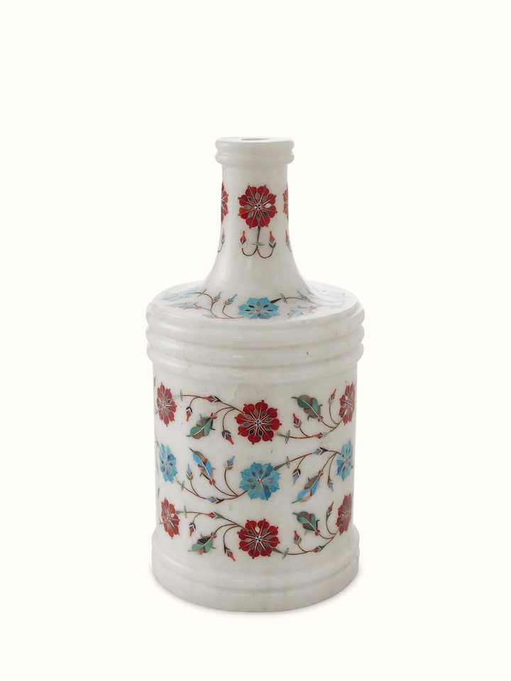 Pacchikari white marble table vase with intricate carvings, showcasing elegant marble craftsmanship.