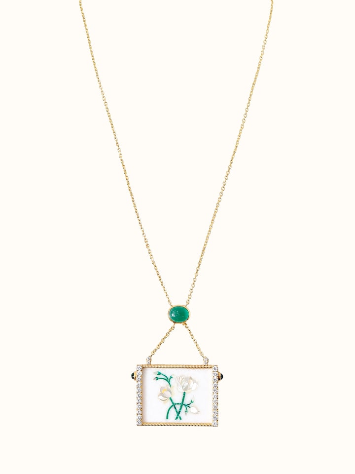 Front view of the Parchinkari Silver Pendant & Chain