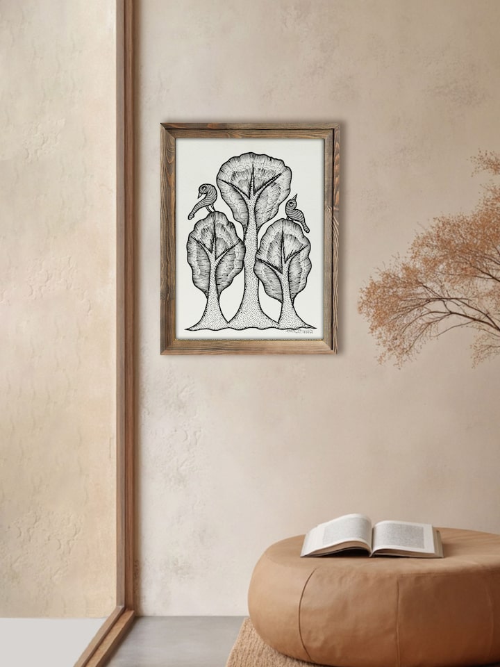 Left-side view of the Silent Perch Gond Art