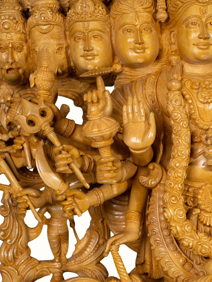 Back view of the Wood Carved Vishwaroopam Idol