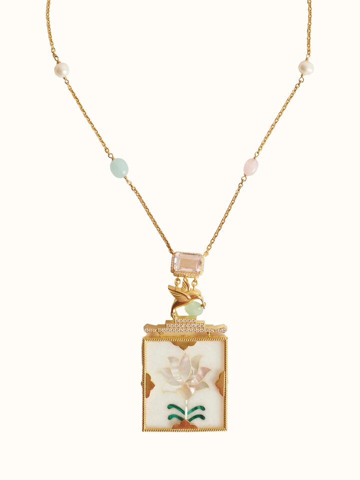 Front view of the Parchinkari Chain Pendant