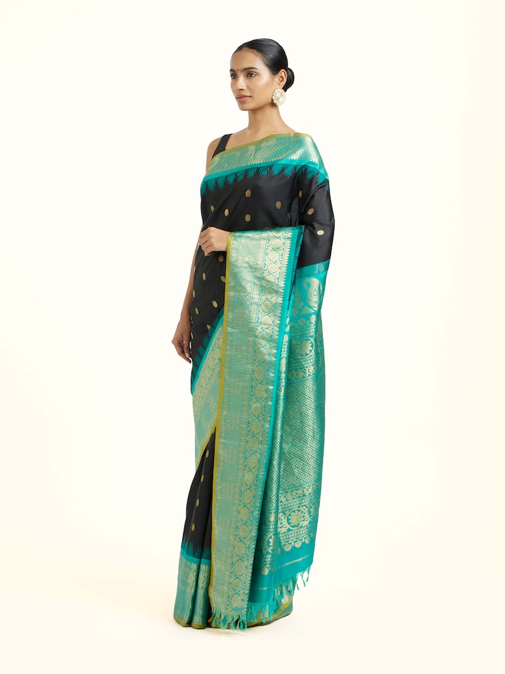 Side view of the Black Mulberry Silk Gadwal Handloom Zari Saree