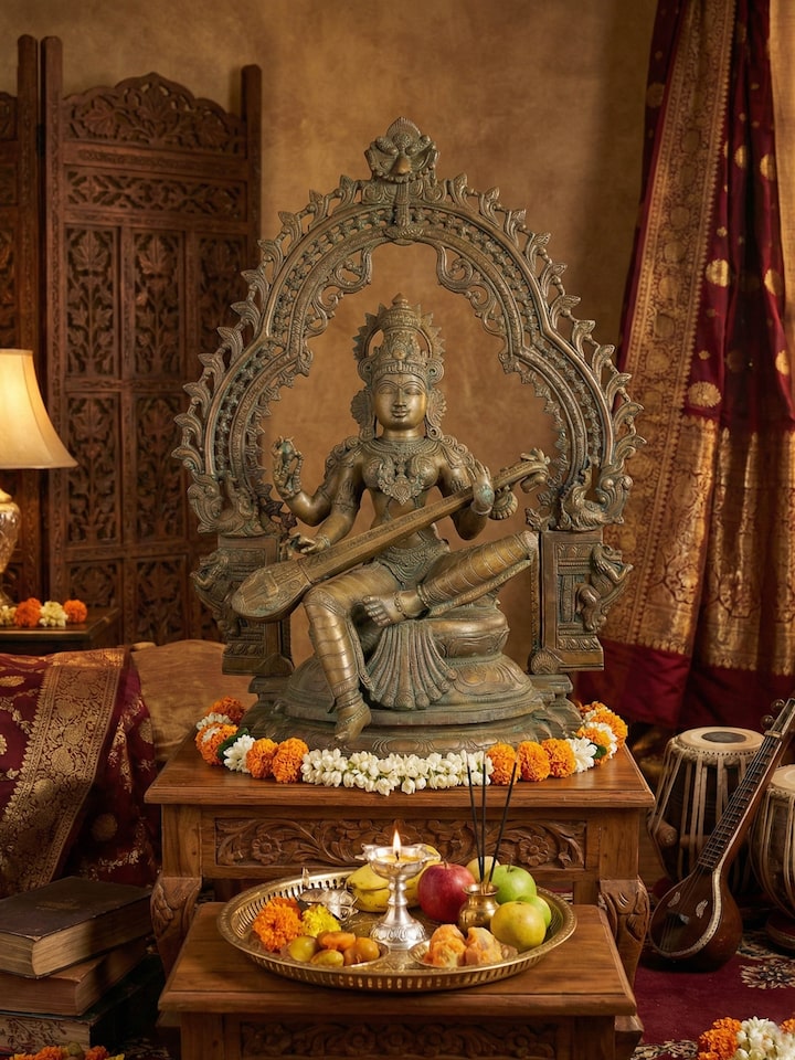 Front view of the Bronze Cast Saraswati Idol