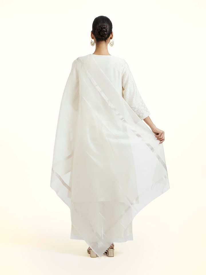 Back view of the Off-white Cotton Silk Handloom Zari Dupatta