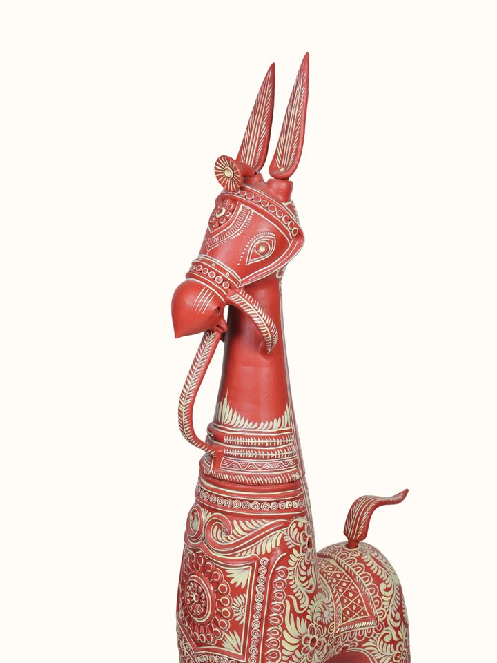 Close-up detail of the Terracotta Horse Set Idol