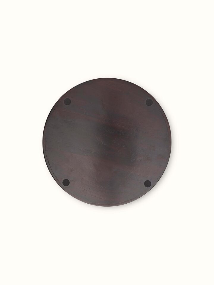 Side close-up view of Tarkashi sheesham wood & brass tray, focusing on the craftsmanship of the brass inlay and wood.