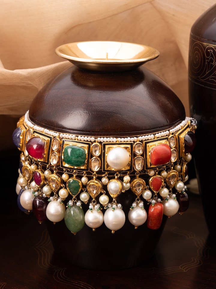 Angled view of Nafeesa Jadau 18 Karat Gold Navaratna Choker showcasing its detailed craftsmanship and design