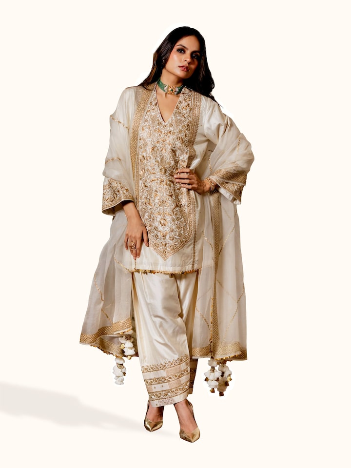 Front view of the Off-white Silk Long Yoke Hand Embroidered Kurta Set (2 Pcs)