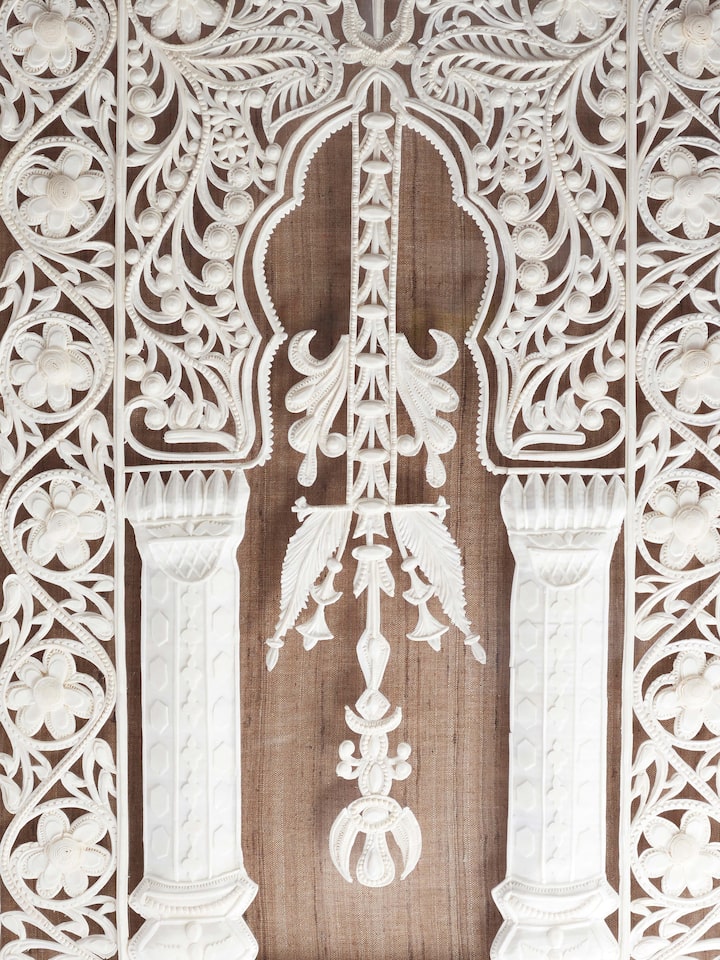 Detailed view of the Sholapith Jharokha Wall Hanging