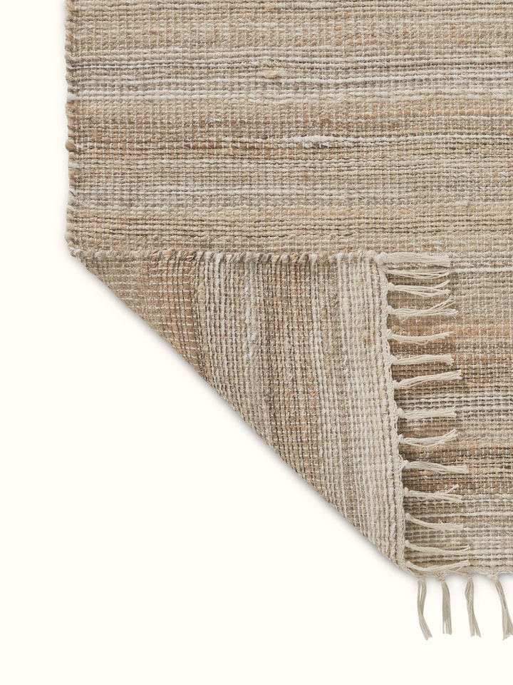 Close-up of the design and texture of Grass pattern Agra wool & viscose hand-knotted rug