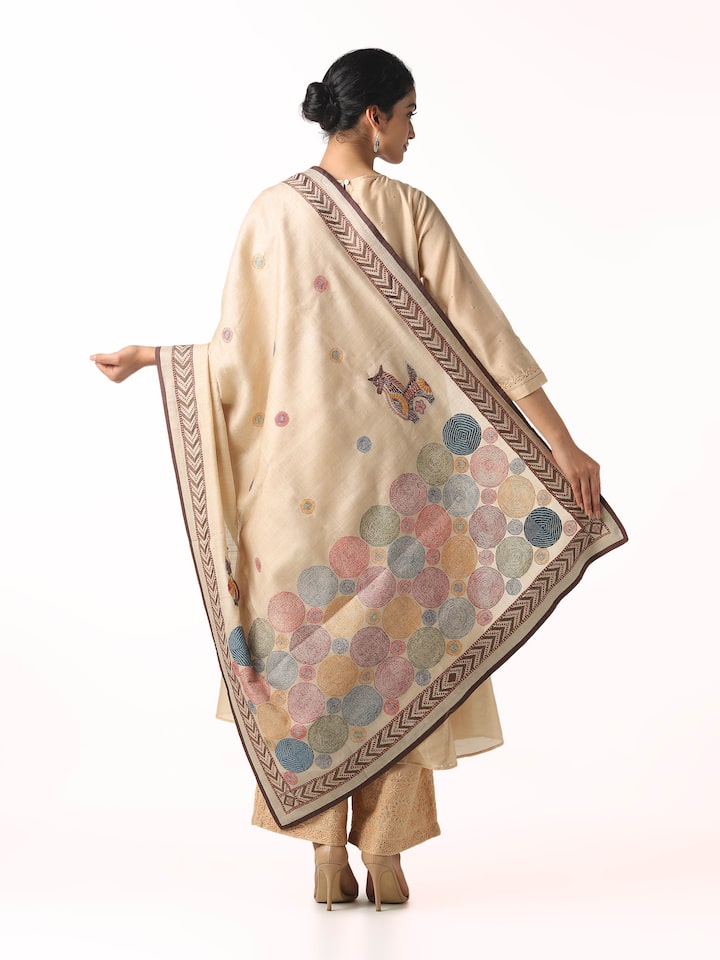 Back view of beige tussar silk Bankura dupatta displaying complete design