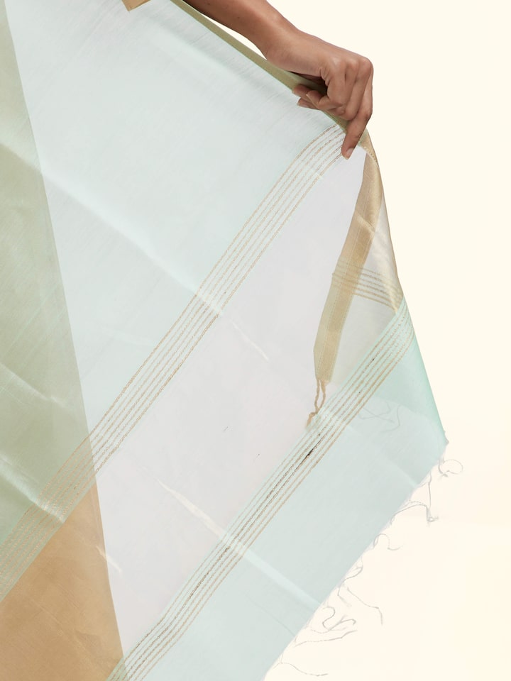 Detail view of the Light Green Cotton Silk Maheshwari Zari Border Dupatta